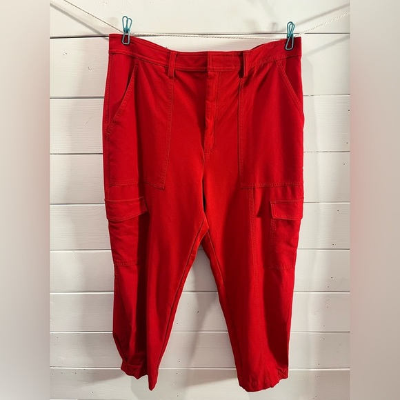 ❤️BANANA REPUBLIC – Size 16 – Red LENZING™ ECOVERO™ Cargo Pants - Picture 1 of 12